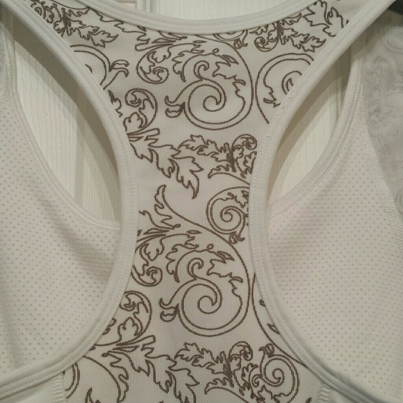 Cute Reebok Gym Top - Picture 4 of 5